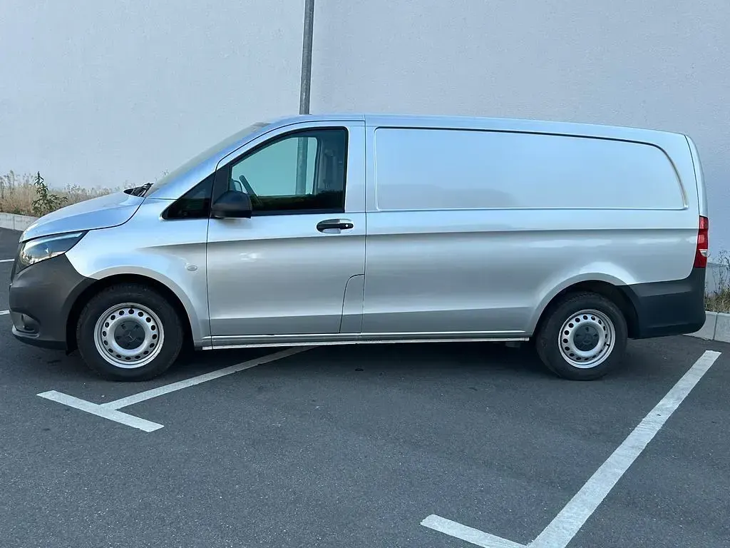 Gebraucht Mercedes Vito 102 PS (75 kW) 2020 Silber Van