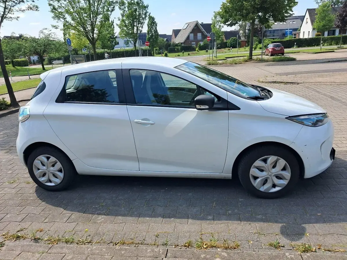 Gebraucht Renault Zoe Life 42 kW (58 PS) 2019 Weiß Kleinwagen