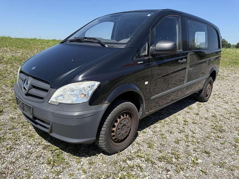 Schwarz Gebraucht 2012 Mercedes Vito Van / Kleinbus | 3.999 € - Bild 1/4