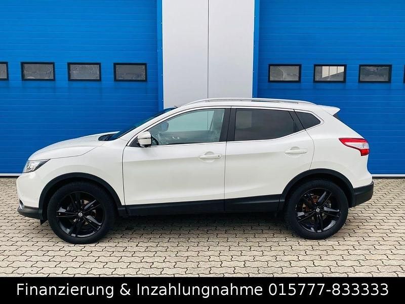 Weiß Gebraucht 2017 Nissan Qashqai Black Edition SUV | 11.400 € (Fairer Preis) - Bild 1/4