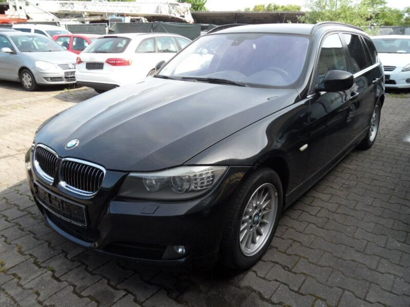 Schwarz Gebraucht 2011 BMW 318 Kombi | 3.799 € (Fairer Preis) - Bild 1/4