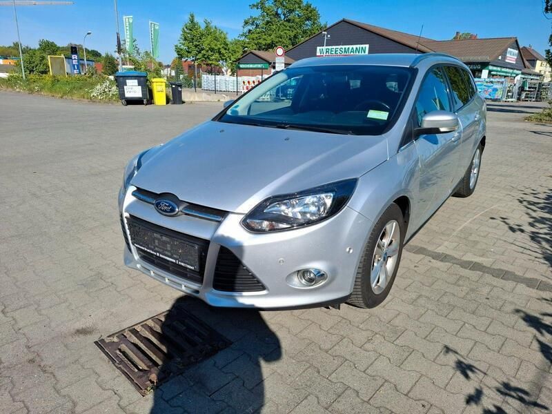 Silber Gebraucht 2012 Ford Focus Champions Edition Kombi | 3.600 € (Guter Preis) - Bild 1/4