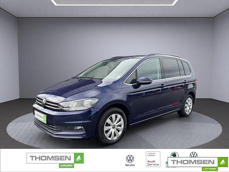 Blau Gebraucht 2021 VW Touran Comfortline Van / Kleinbus | 27.990 € (Etwas zu teuer) - Bild 1/4