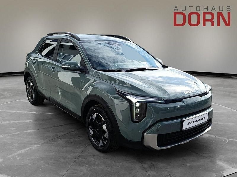 Neu Kia Stonic Vision 101 PS (74 kW) 2026 Adventure green SUV