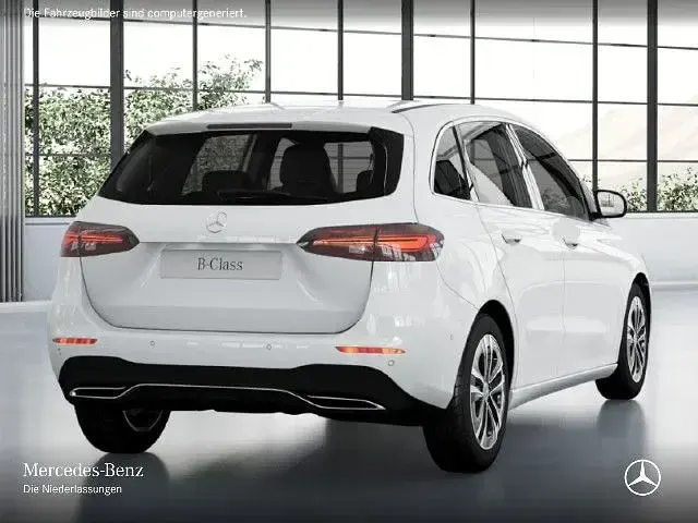Gebraucht Mercedes B200 Advanced 163 PS (119 kW) 2025 Weiß Van / Kleinbus