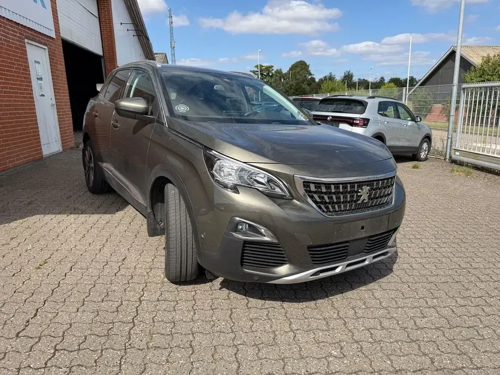Gebraucht Peugeot 3008 Allure 131 PS (96 kW) 2019 Grau SUV