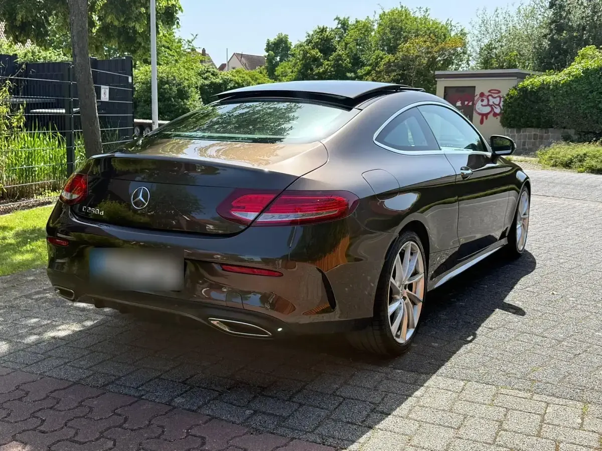 Gebraucht Mercedes C250 AMG line 204 PS (150 kW) 2016 Braun Coupé