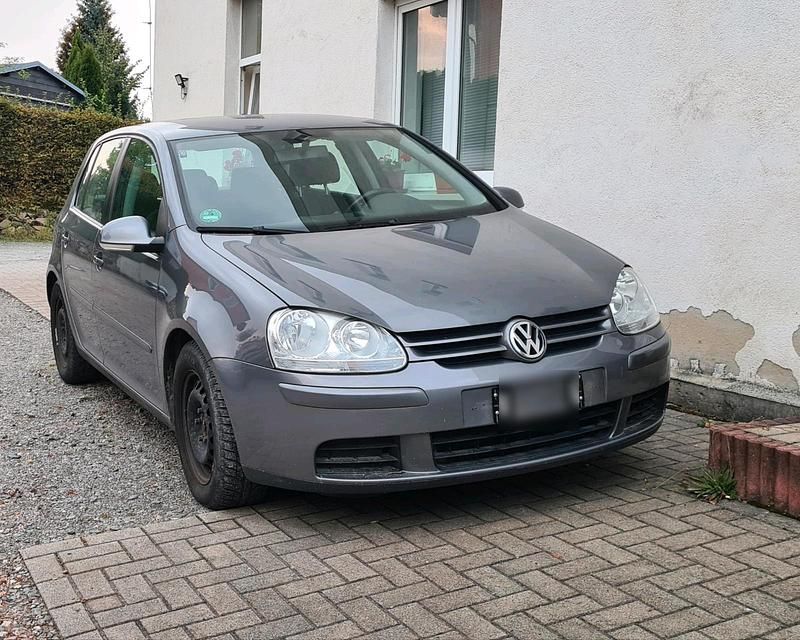 Grau Gebraucht 2005 VW Golf V Limousine | 3.999 € (Superpreis) - Bild 1/4