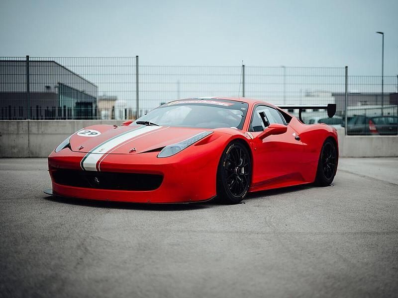 Gebraucht Ferrari 458 570 PS (419 kW) 2011 Rot