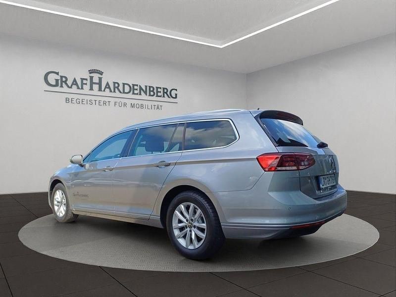 Gebraucht VW Passat Business 150 PS (110 kW) 2024 Silber Kombi