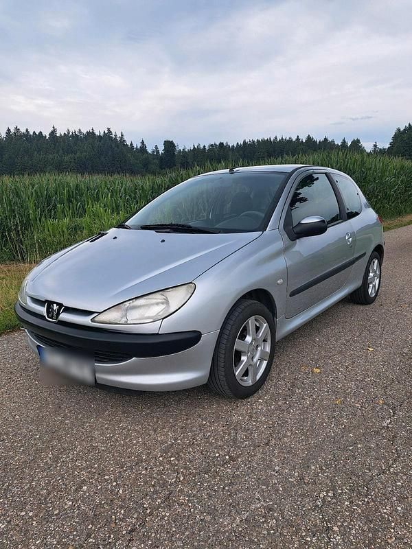 Silber Gebraucht 2002 Peugeot 206 Kleinwagen | 1.500 € (Fairer Preis) - Bild 1/4
