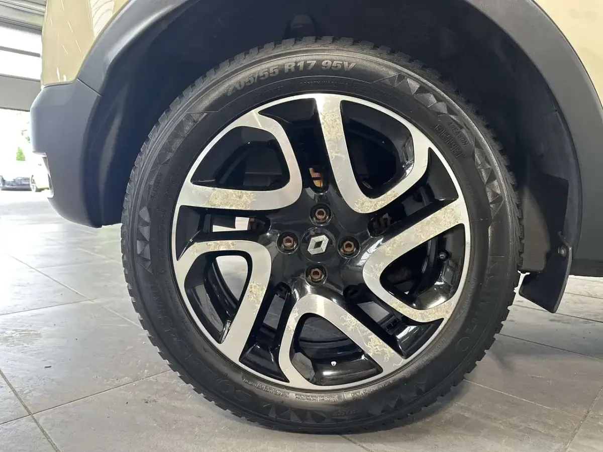 Gebraucht Renault Captur XMOD 90 PS (66 kW) 2016 Elfenbein SUV