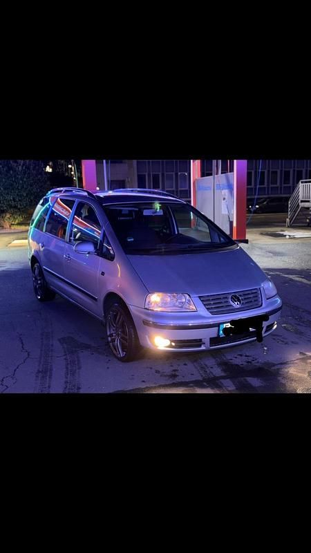 Second-hand VW Sharan 140 CP (102 kW) 2008 Gri Monovolum