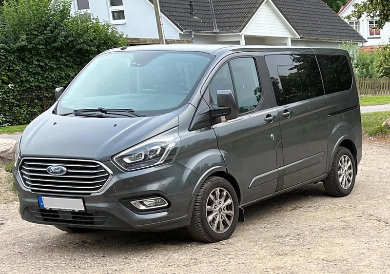 Grau Gebraucht 2019 Ford Tourneo Custom Titanium X Van | 27.500 € (Etwas zu teuer) - Bild 1/1