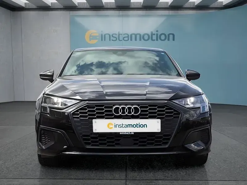 Używany Audi A3 Sportback 150 KM (110 kW) 2023 Czarny Hatchback