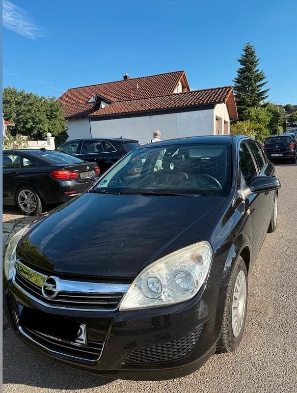 Gebraucht Opel Astra 101 PS (74 kW) 2010 Schwarz Kleinwagen