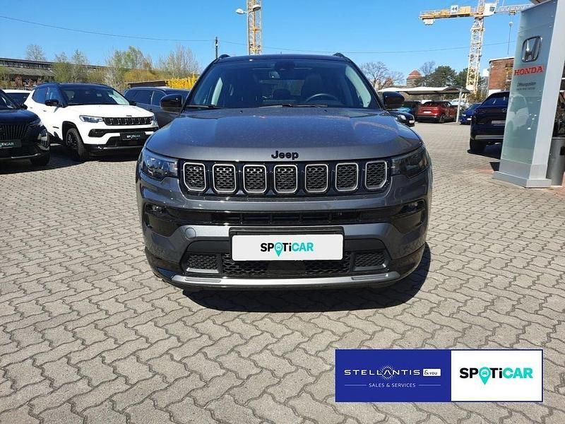 Gebraucht Jeep Compass 131 PS (96 kW) 2023 Grau SUV
