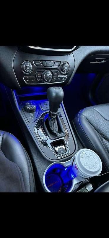 Gebraucht Jeep Cherokee Overland 195 PS (143 kW) 2019 Schwarz SUV