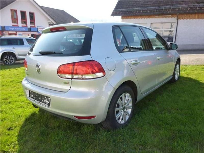 Gebraucht VW Golf VI 122 PS (89 kW) 2012 Silber Kleinwagen