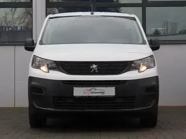 Gebraucht Peugeot Partner 102 PS (75 kW) 2021 Weiß Van / Kleinbus