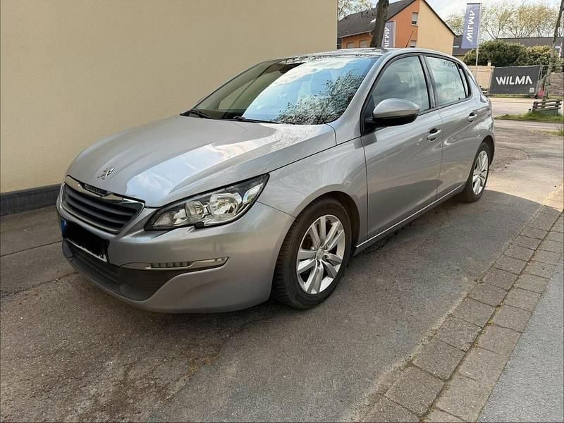 Gebraucht Peugeot 308 110 PS (80 kW) 2017 Grau Limousine