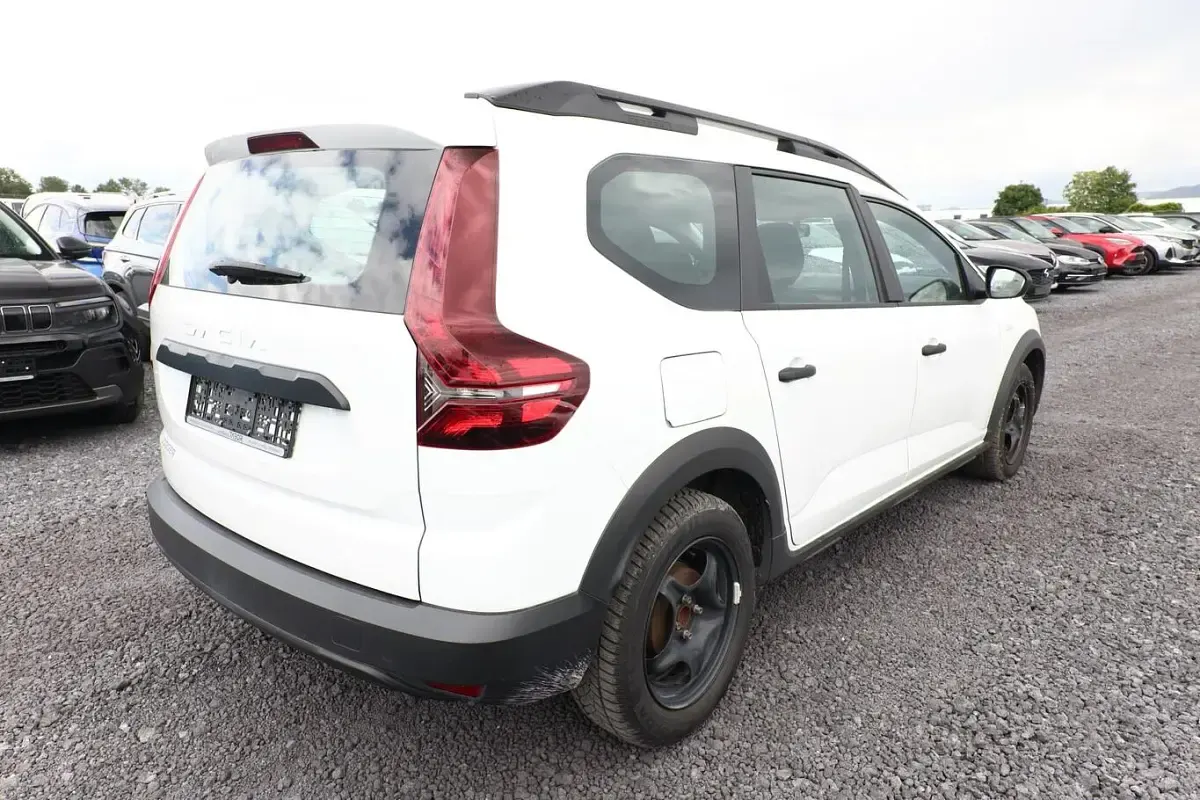 Gebraucht Dacia Jogger Expression 101 PS (74 kW) 2023 Gletscherweiß Van / Kleinbus