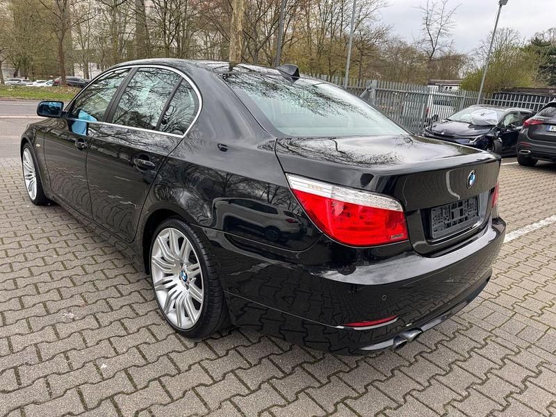 Gebraucht BMW 523 Advantage 190 PS (139 kW) 2008 Schwarz Limousine