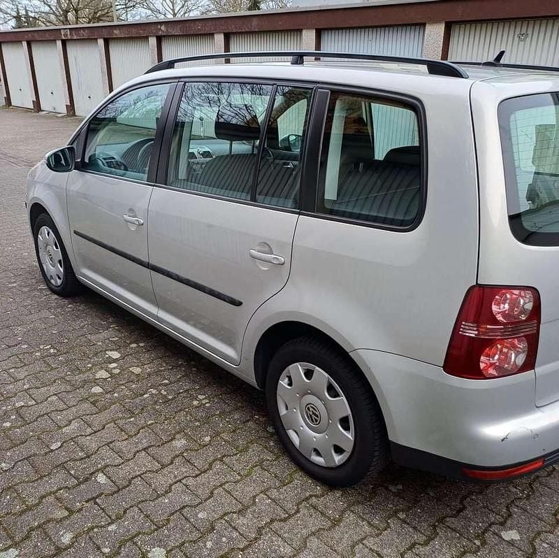 Gebraucht 2010 VW Touran Trendline Van / Kleinbus | 5.600 € (Guter Preis) - Bild 1/4