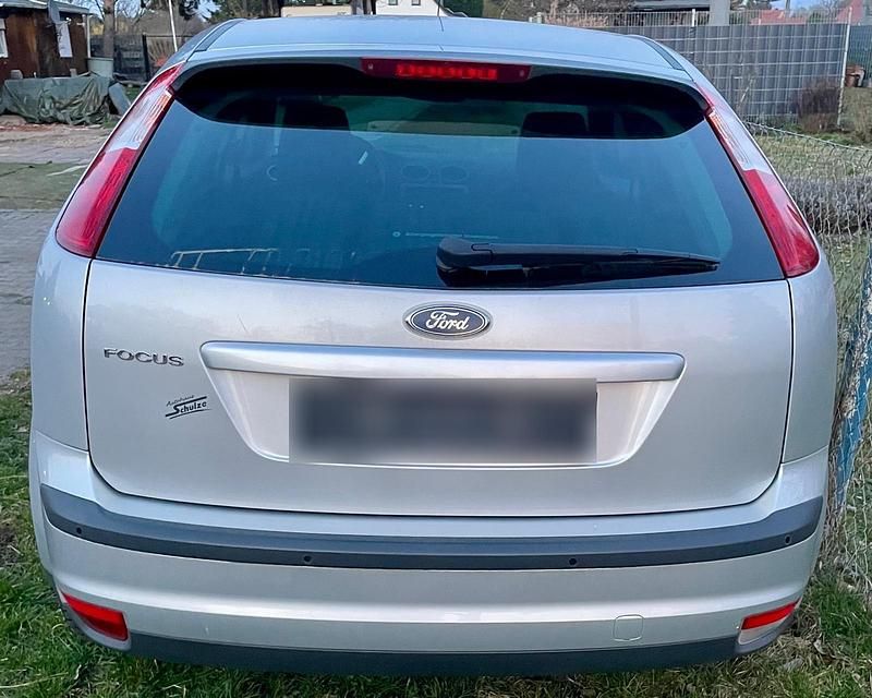Gebraucht Ford Focus 101 PS (74 kW) 2007 Silber Kleinwagen