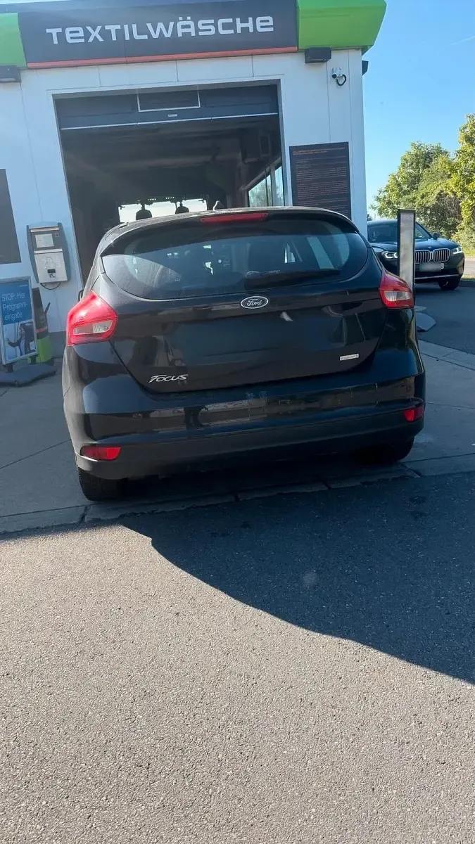 Używany Ford Focus Business Edition 105 KM (77 kW) 2017 Czarny Sedan/Limuzyna