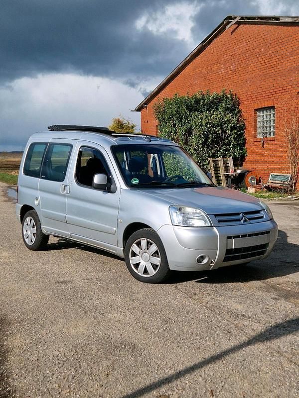 Gebraucht Citroën Berlingo 110 PS (80 kW) 2006 Silber Van / Kleinbus