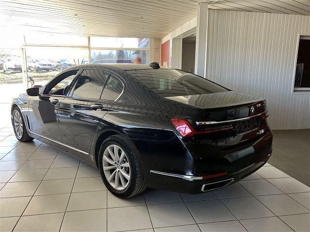 Gebraucht BMW 730 Sport Line 286 PS (210 kW) 2022 Schwarz Limousine