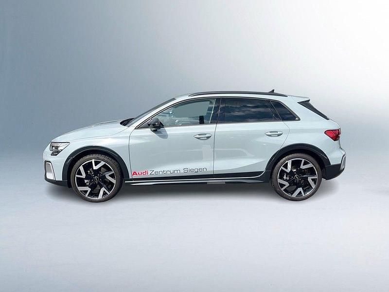 Gebraucht Audi A3 Sport 150 PS (110 kW) 2025 Pfeilgrau perleffekt Limousine