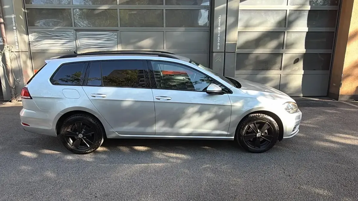 Gebraucht VW Golf VII Trendline 116 PS (85 kW) 2019 Silber Kombi
