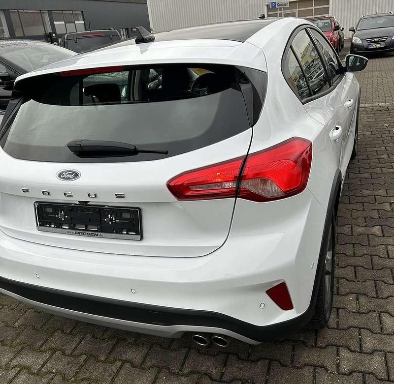 Usata Ford Focus Active 125 CV (91 kW) 2019 Bianco Berlina