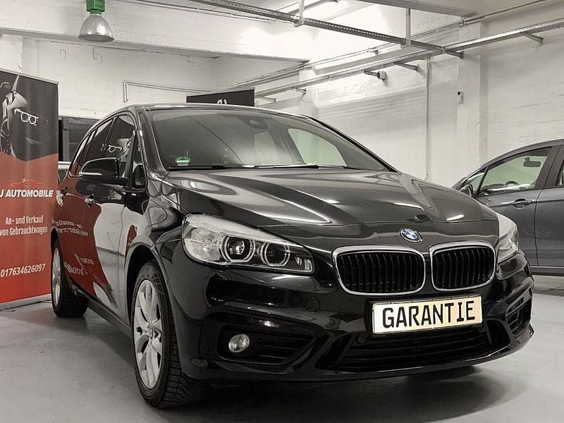 Gebraucht BMW 220 Gran Tourer Sport Line 192 PS (141 kW) 2016 Schwarz Van / Kleinbus