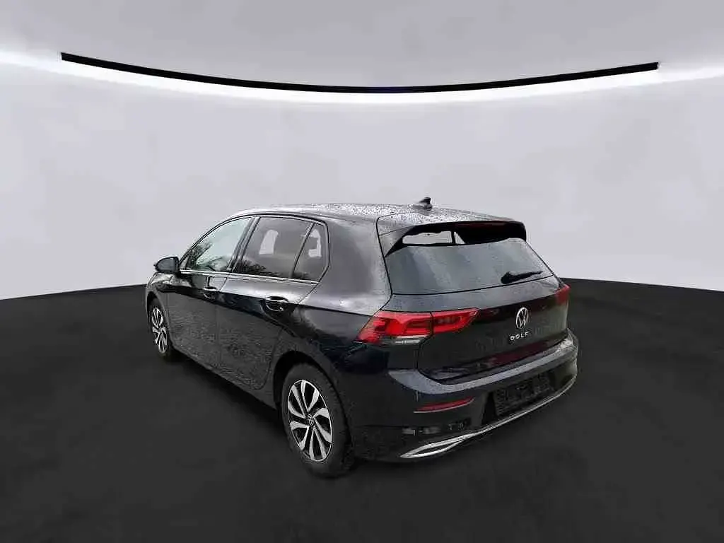 Gebraucht VW Golf VIII Active 150 PS (110 kW) 2023 Deep black perleffekt Limousine