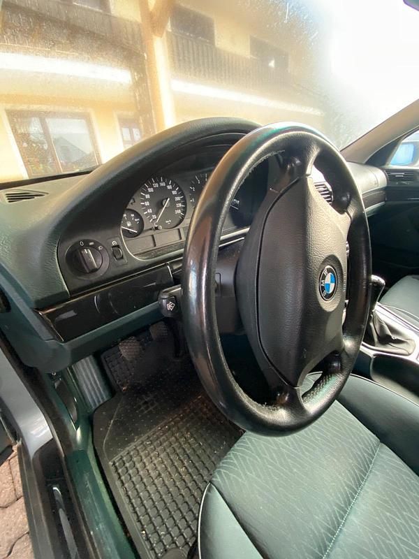 Gebraucht BMW 525 192 PS (141 kW) 2002 Silber Limousine