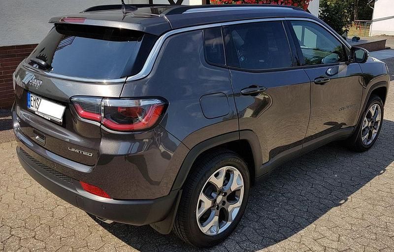 Gebraucht Jeep Compass Limited 140 PS (102 kW) 2018 Grau SUV