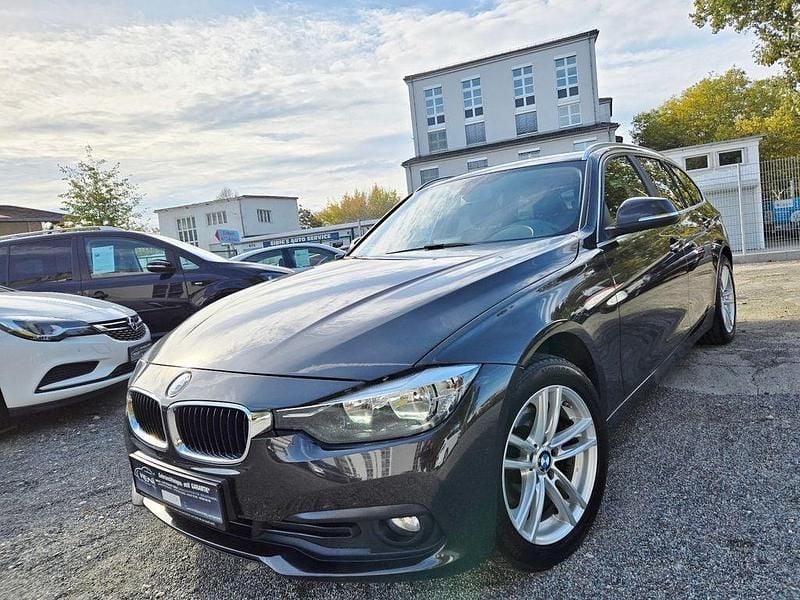 Braun Gebraucht 2016 BMW 320 Advantage Kombi | 11.990 € (Guter Preis) - Bild 1/4