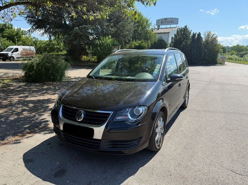 Schwarz Gebraucht 2009 VW Touran Freestyle Van / Kleinbus | 2.699 € (Superpreis) - Bild 1/4