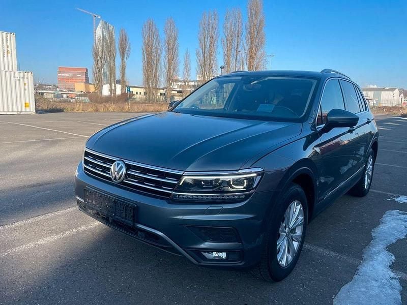 Grau Gebraucht 2017 VW Tiguan Highline SUV | 17.499 € (Fairer Preis) - Bild 1/4