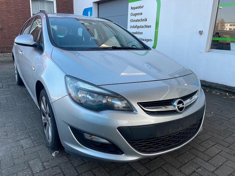 Gebraucht Opel Astra 110 PS (80 kW) 2013 Grau Kombi