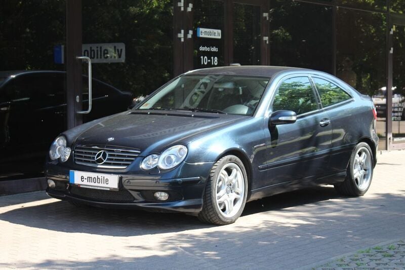 Schwarz Gebraucht 2004 Mercedes C30 AMG AMG | 9.500 € - Bild 1/4