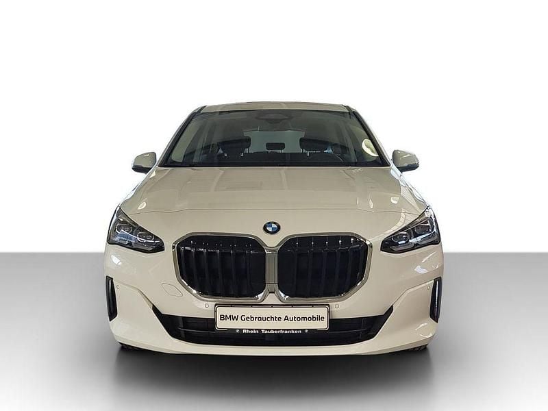 Gebraucht BMW 220 Active Tourer 156 PS (114 kW) 2025 Weiß Van / Kleinbus
