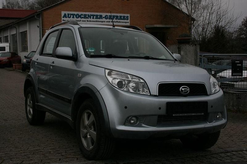 Silber Gebraucht 2006 Daihatsu Terios SUV | 7.999 € - Bild 1/4