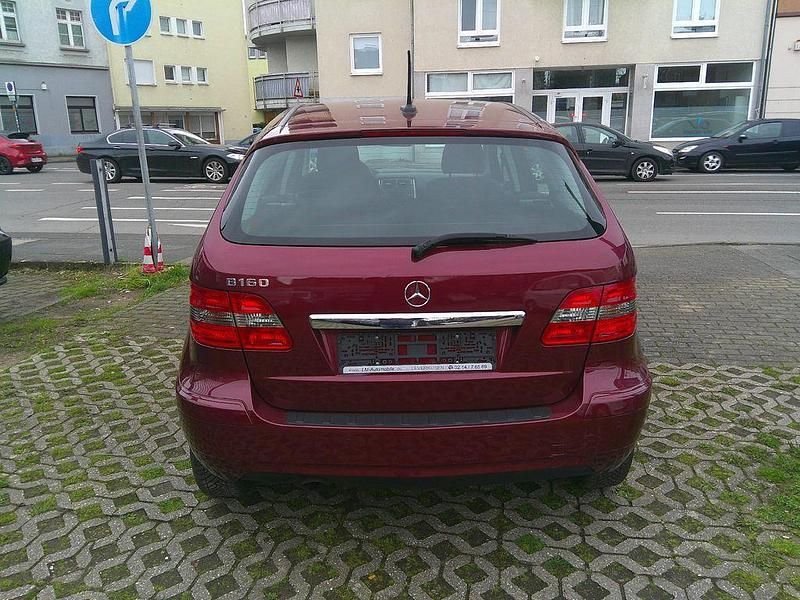 Gebraucht Mercedes B160 95 PS (69 kW) 2010 Rot Van / Kleinbus