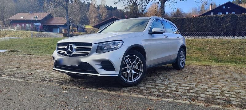 Silber Gebraucht 2017 Mercedes GLC350 AMG line SUV | 28.900 € (Fairer Preis) - Bild 1/4