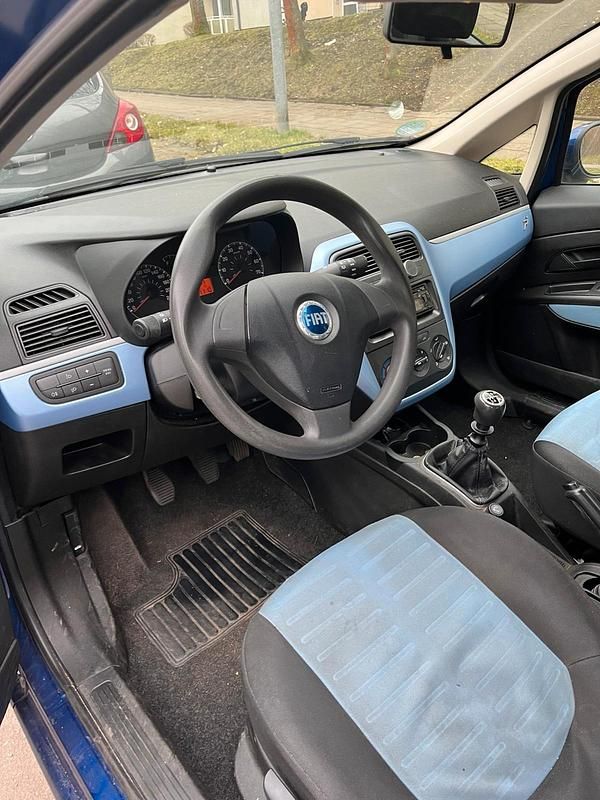 Blau Gebraucht 2007 Fiat Punto Kleinwagen | 750 € - Bild 1/4
