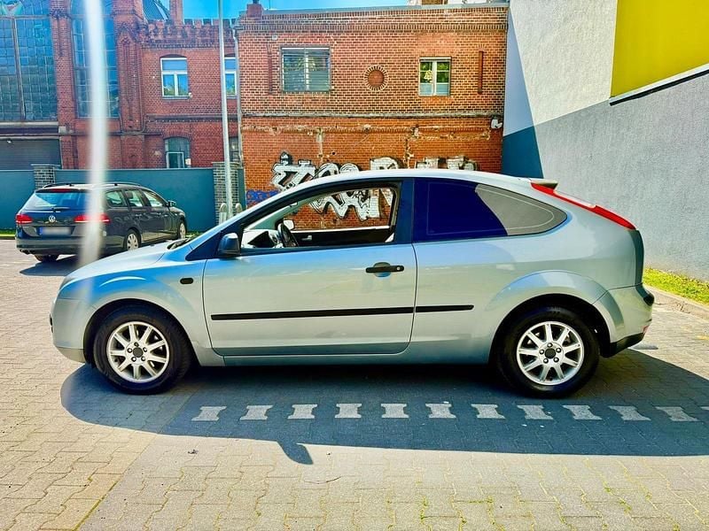 Usata Ford Focus 100 CV (73 kW) 2005 Argento Coupé